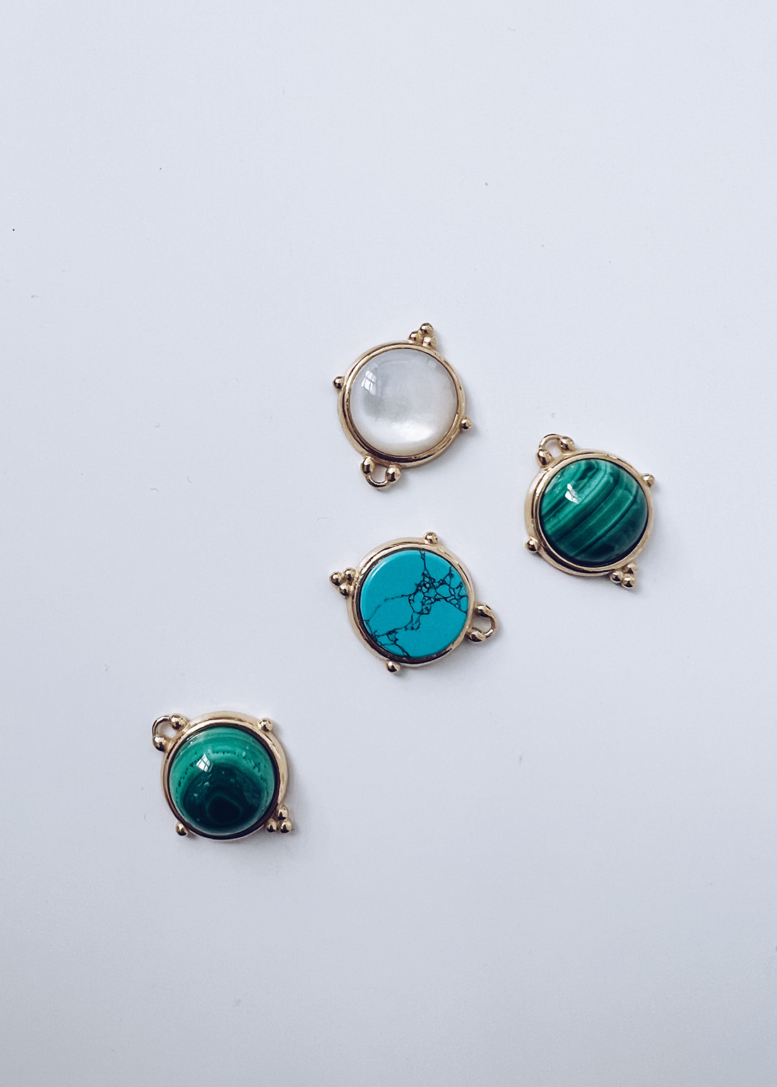 Roca necklace with stone